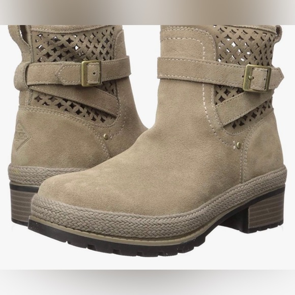 Muck Boot Women's Liberty Ankle Leather Perf Boot - Picture 2 of 3